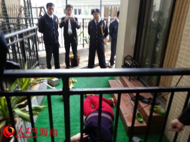 开发商物业强拆业主棚屋 海口7旬阿婆被吓倒