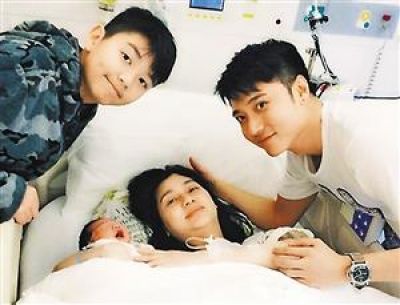 43歲香港演員洪欣誕下女兒