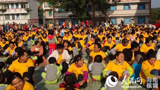 龙江农场中心幼儿园举行主题亲子活动