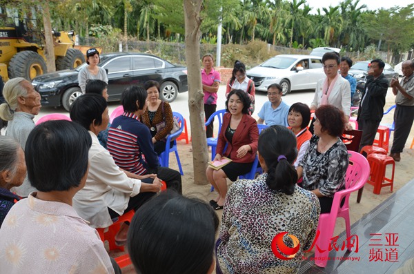 三亚妇联深入革命老区慰问老大姐送新春祝福