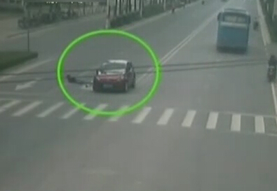 视频:大爷拉风箱 动作好花哨