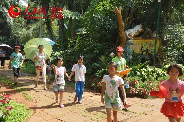 小学生儿童画动物园 LOCAL201506011301000392337552973.jpg
