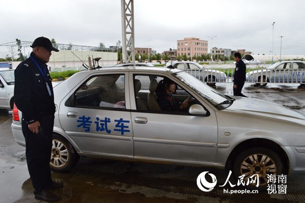 琼北车管所大学生寒假专场考试共1278人参加