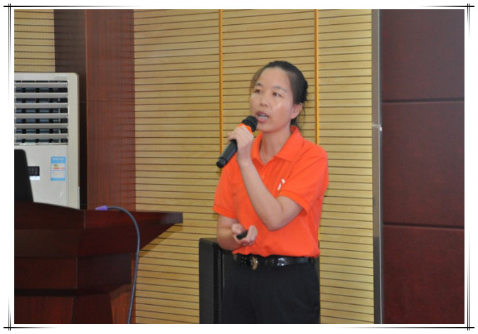 質量總監劉萍女士為營銷人員作培訓