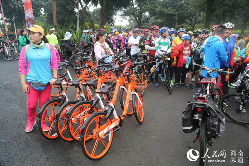 海口火山自行车文化节:骑行摩拜单车成为时尚