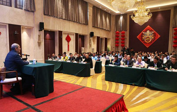 厉以宁:海南未来发展大有前途