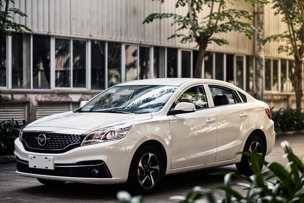 目测要火 海马新车命名为福美来F5配置曝光