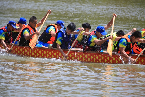 2018年海南(定安)端午美食文化节龙舟赛火热开