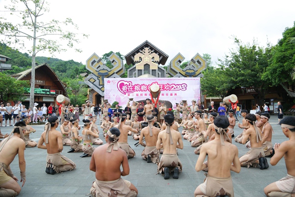 七夕预热活动中,开园仪式表演