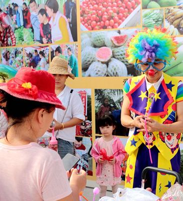 瓊海市首屆“中國農民豐收節”啟動        9月22日上午，瓊海市首屆“中國農民豐收節”活動啟動儀式暨農產品公共品牌推廣發布會在塔洋鎮舉行。
<<<詳細<<<