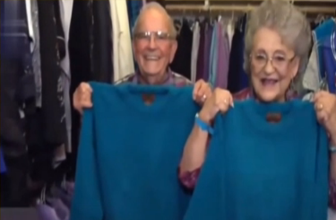美國夫婦結婚68年一直穿情侶裝