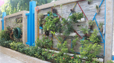 三亞市第九小學學生制作的“小花園”