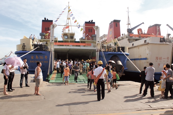 2012年7月17日，大型豪華客滾船“寶島16號”輪首航。