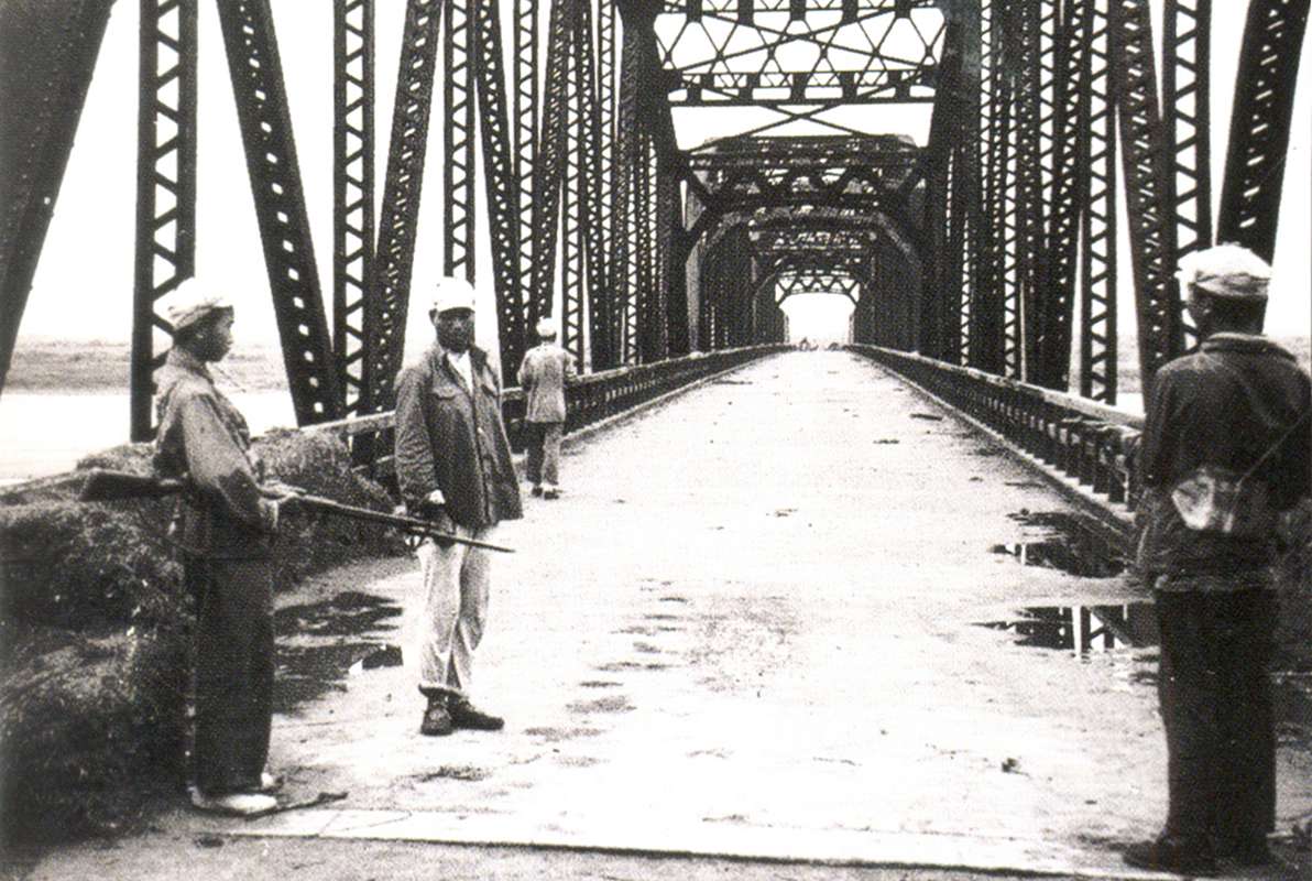四十三軍部佔領呂宮橋，封鎖了敵人逃跑的去路。