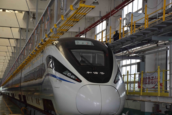 中國鐵路首個動車“恆溫”檢修庫在三亞投入使用