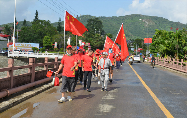 圖片直播：慶祝海南解放70周年重走瓊崖紅軍路
