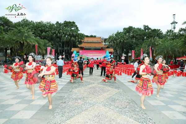 黎家山兰酒迎宾 五指山市委宣传部供图