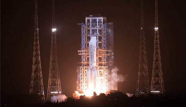 2020年11月24日，“嫦娥五號”探測器在文昌成功發射