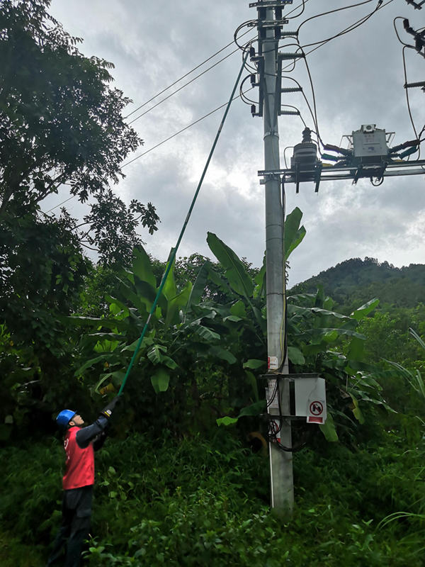 應對台風“圓規”，瓊中供電局多舉措保障電力供應。