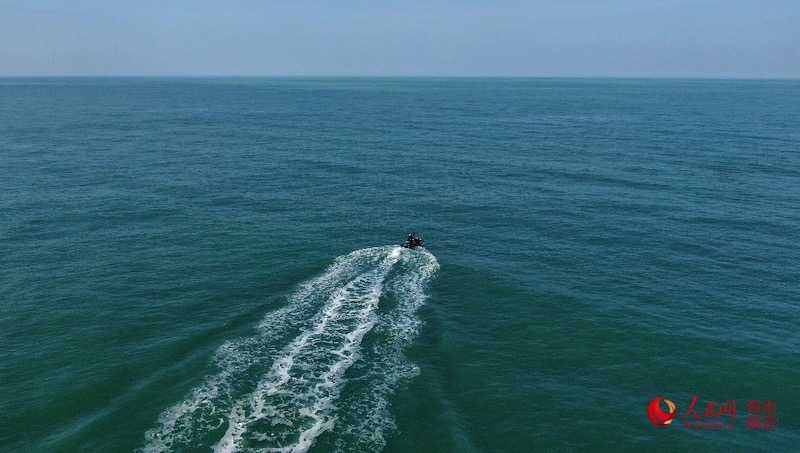 水上娱乐项目摩托艇。人民网 符武平摄