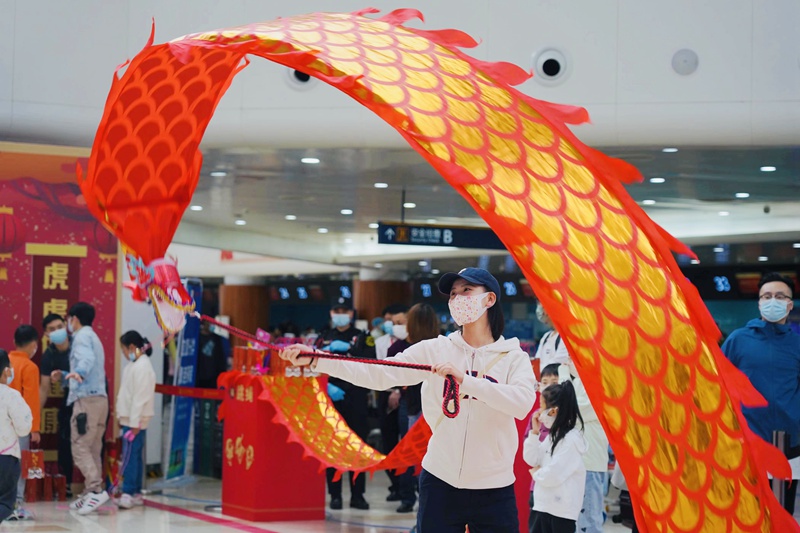 虎年春节海南机场一线员工平凡岗位绽放不平凡光芒