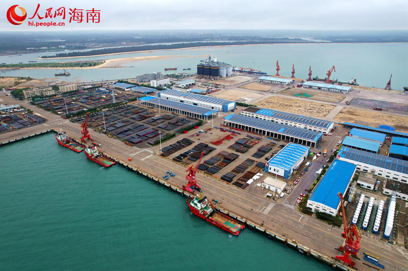 首个智能深海油气保障仓储中心在海南省中国海油海南码头全面投用。人民网 孟凡盛摄