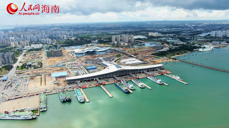 海口新海滚装码头客运综合枢纽站工程。人民网 符武平摄