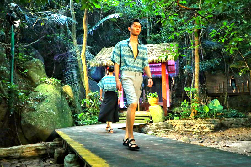  “黎之韻”熱帶雨林時裝秀現場。主辦方供圖