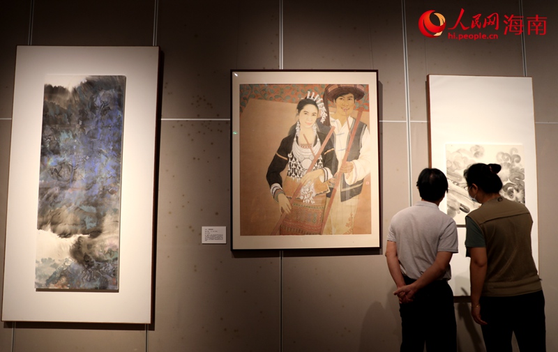 陕琼两地优秀美术作品展现场。人民网 符武平摄