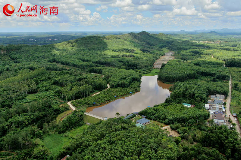 近年來，澄邁縣依托當地區位和生態資源優勢，大力發展特色富硒產業，提升百姓收入。圖為澄邁縣效古村。