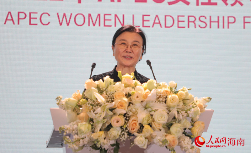 中国政策科学研究会会长马利致辞。人民网 牛良玉摄