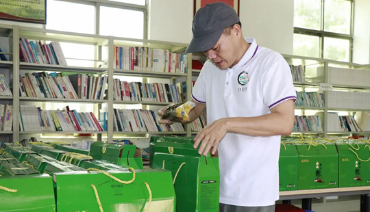乌烈镇白石村：延伸农产品产业链 白石黑米粽端午节前上市