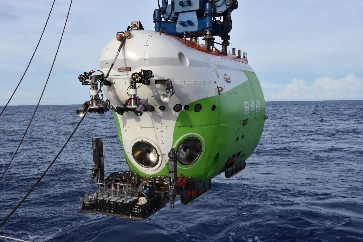 应用在“奋斗者”号上的深海照明灯。中国科学院深海科学与工程研究所供图