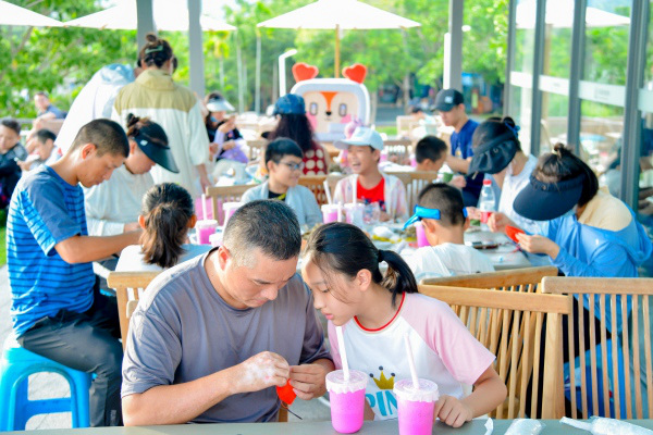 三亞市群眾藝術館“藝習之地”“遇見夏天”研學之旅走進大茅遠洋生態村。三亞市群眾藝術館供圖
