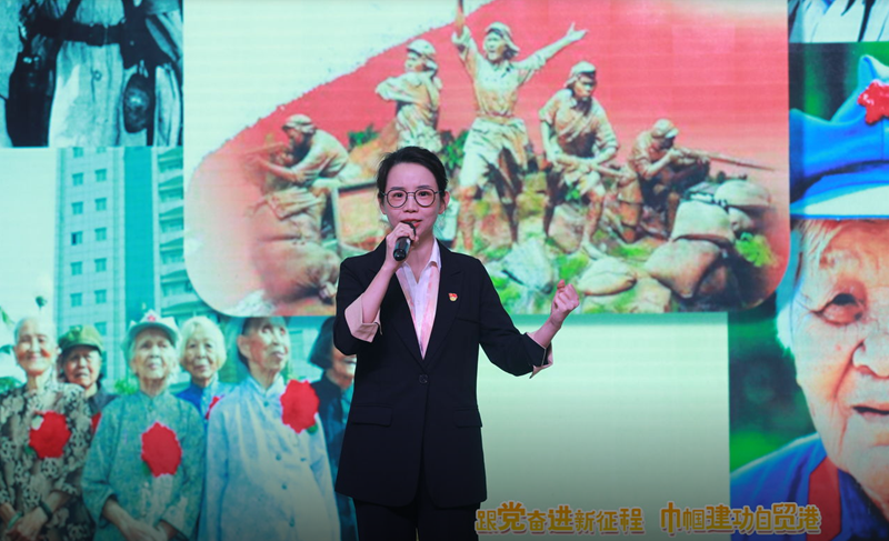 选手正在演讲。