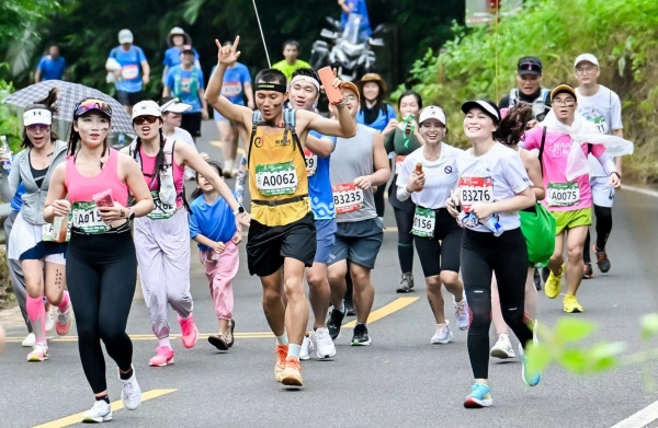 2024年三亞經濟圈熱帶雨林挑戰賽首戰在陵水吊羅山鳴槍起跑。三亞市旅游行業協會聯合會供圖