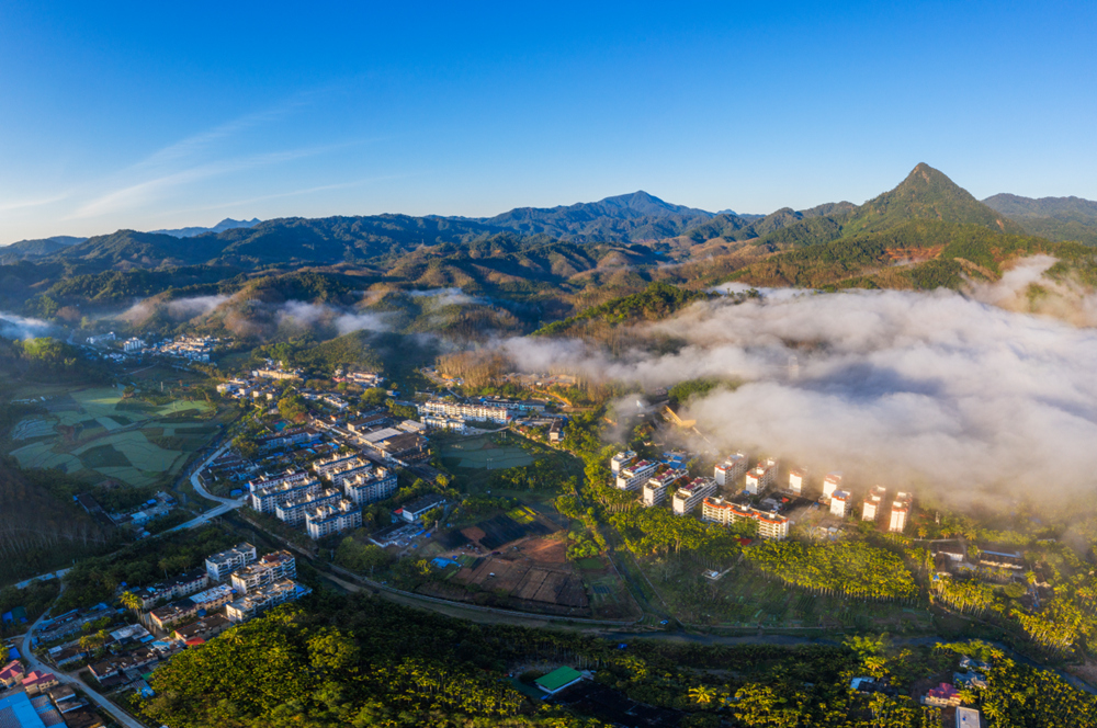 保亭：绘就美丽乡村新图景