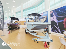 游艇静态展示区内展示的游艇