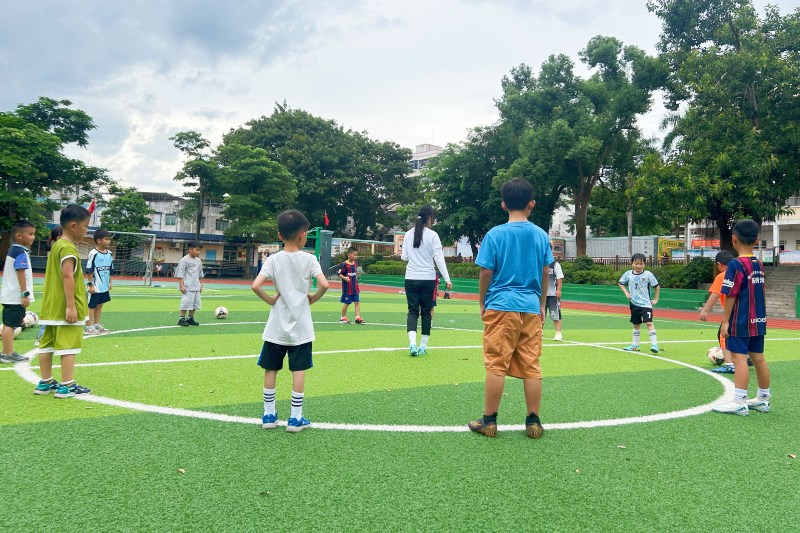 感受足球運動的魅力。