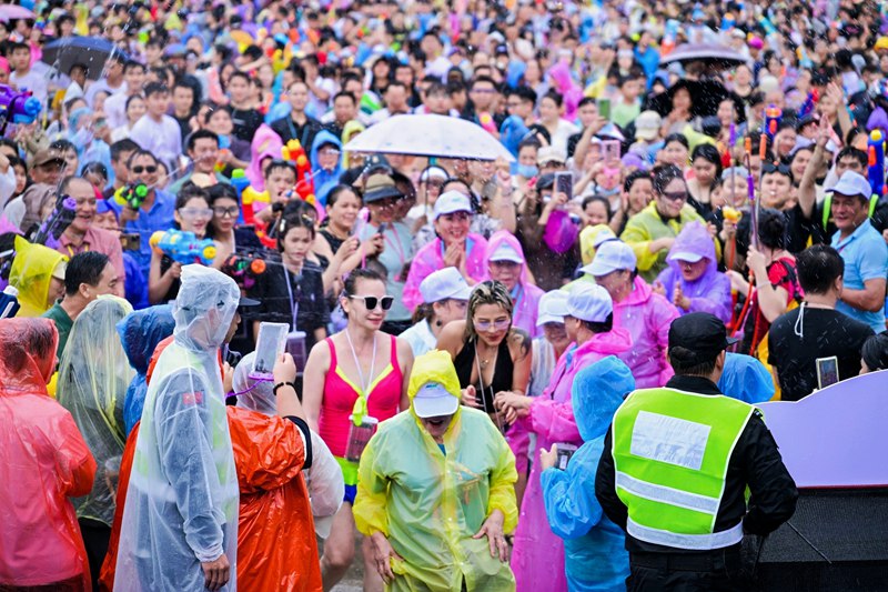 活动吸引了众多外地游客和本地群众热情参与。主办方供图