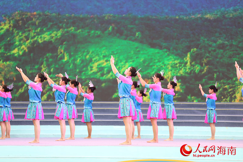 开幕式精彩的节目表演。人民网记者 牛良玉摄