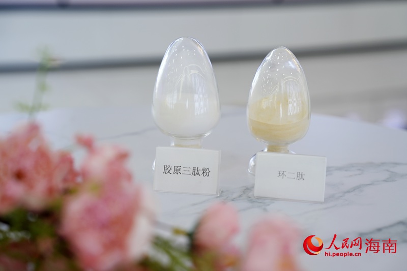 鱼皮、鱼鳞等鱼类加工副产物经生物酶解技术转化为高附加值小分子肽。人民网记者 符武平摄