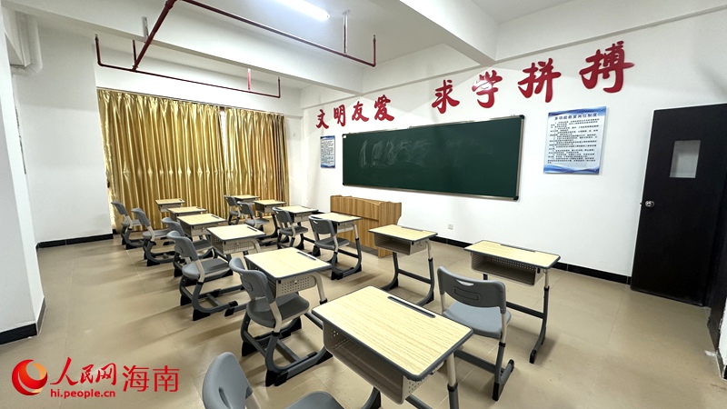 兒童福利院寬敞的教室。人民網記者 符武平攝