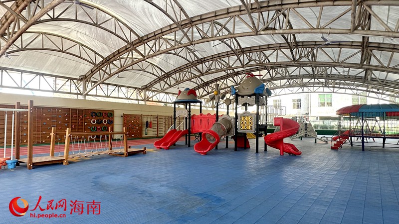 兒童福利院裡的娛樂設施。人民網記者 符武平攝