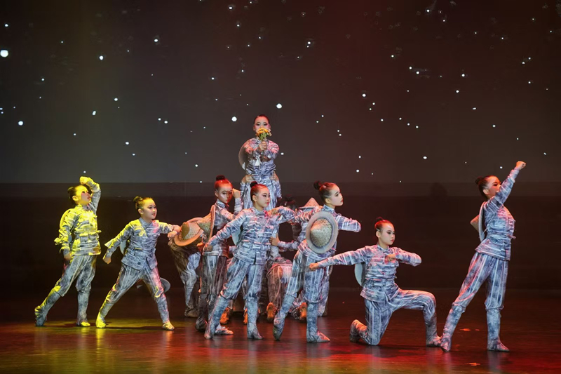 晚会现场。海口市第二十五小学供图