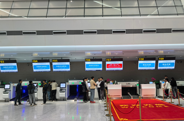 即日起至2月7日，海南航空啟動首批航班轉場三亞機場T3航站樓試運行