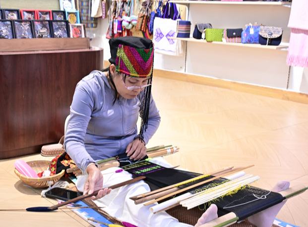 非遗匠人指尖传承的技艺