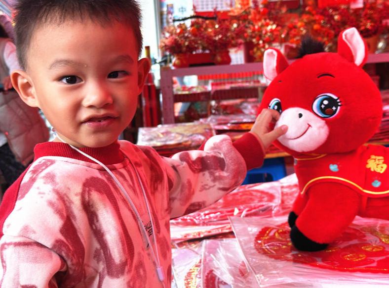 小马玩偶备受小朋友追捧