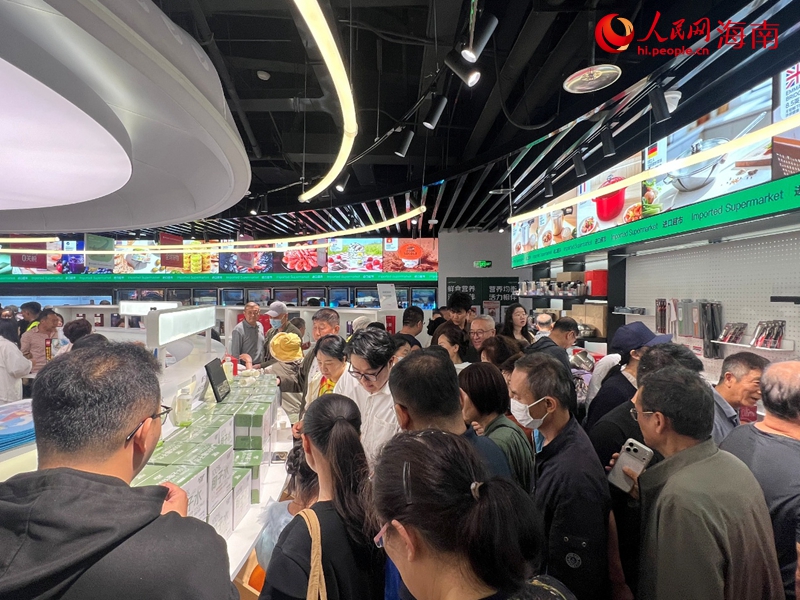 海南首批岛民免税店开业家门口的“零关税”年货受热捧(图5)