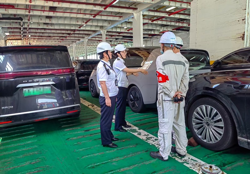 琼州海峡上的“娘子军”：用“硬核”守护平安 以“柔情”温暖旅途(图1)